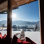 Lights Zakopane 考斯赛力克